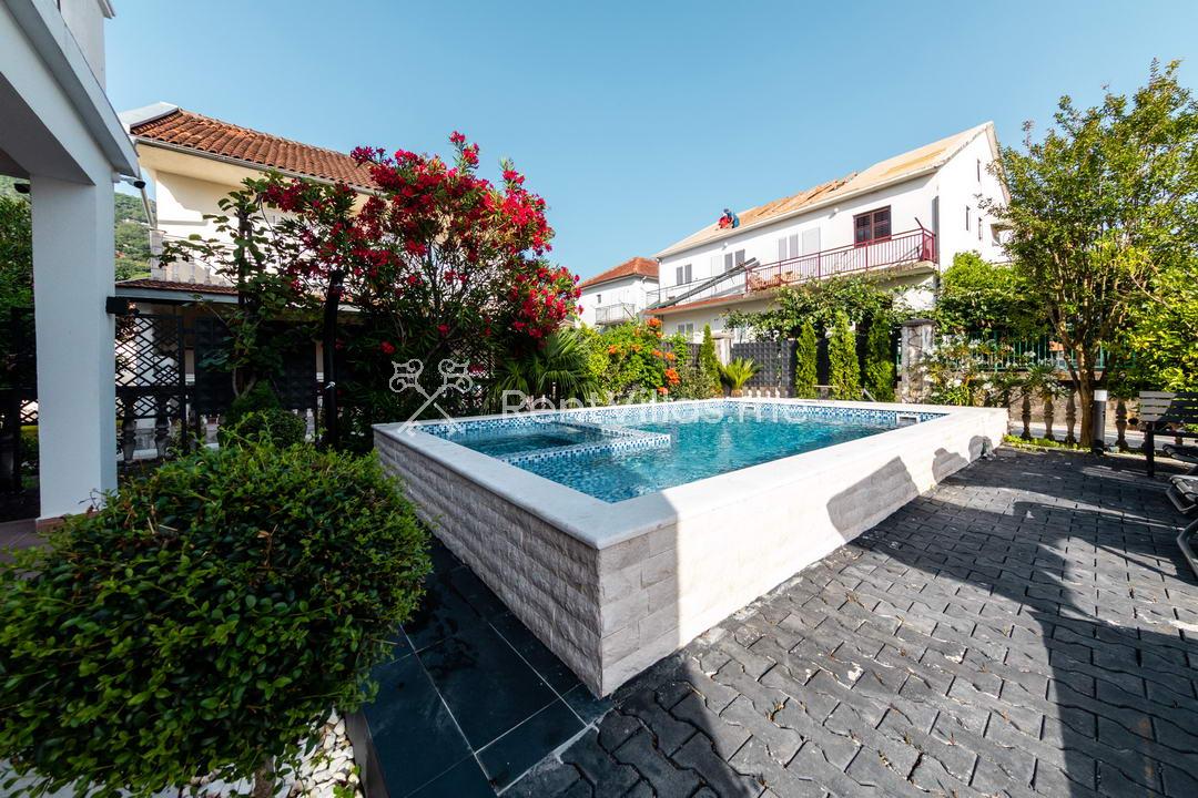 VILA ROMANTIKA