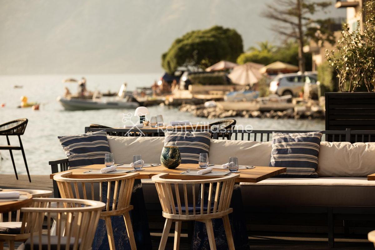 HUMA KOTOR BAY BEACHFRONT VILLAS