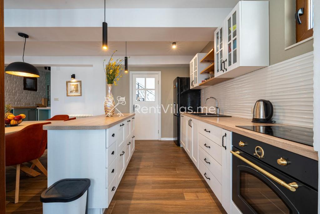 SUNSET & SUNRISE VILLAS