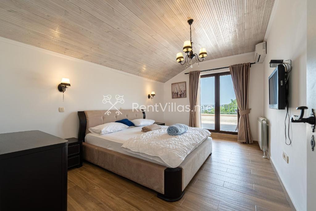 SUNSET & SUNRISE VILLAS