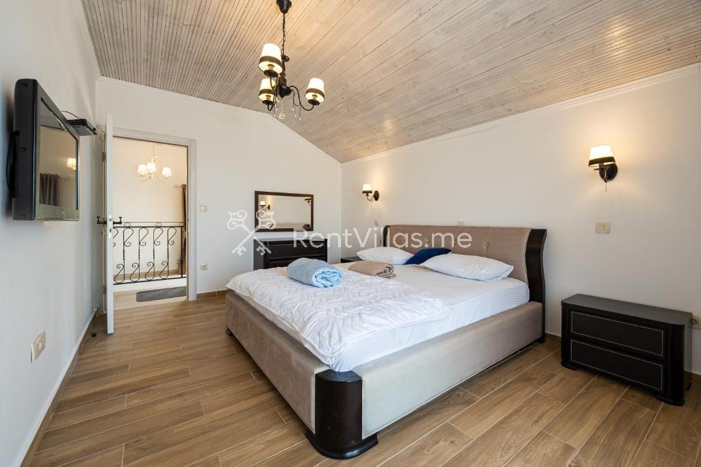 SUNSET & SUNRISE VILLAS