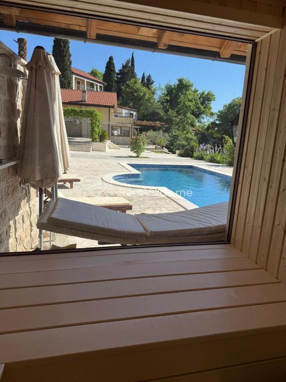 SUNSET & SUNRISE VILLAS