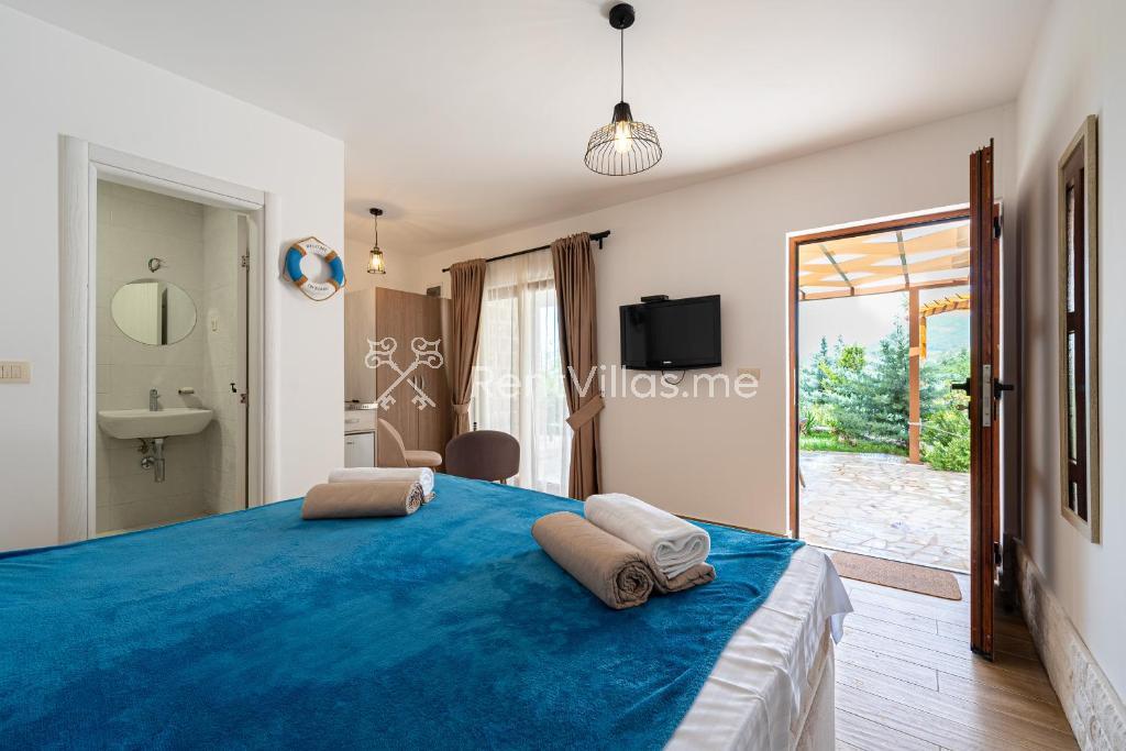 SUNSET & SUNRISE VILLAS