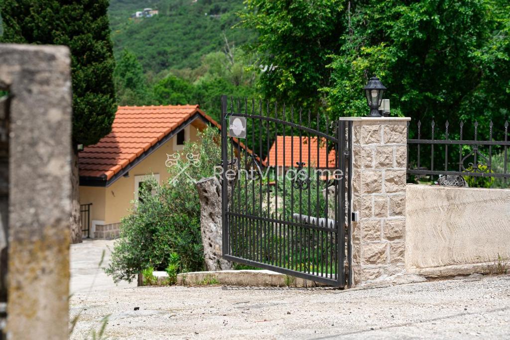 SUNSET & SUNRISE VILLAS