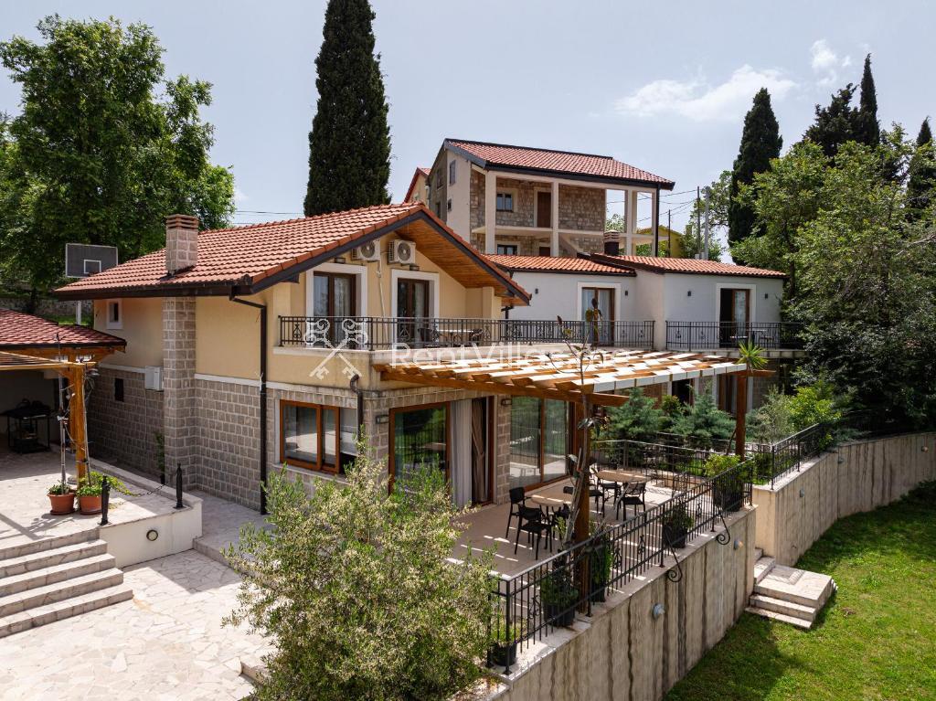 SUNSET & SUNRISE VILLAS