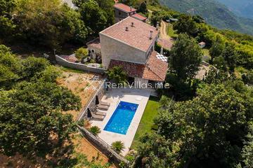 VILLA BRDA 