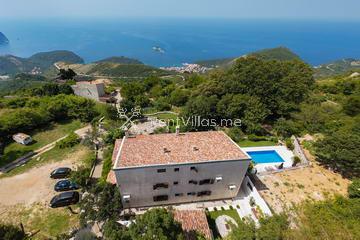 VILLA BRDA 