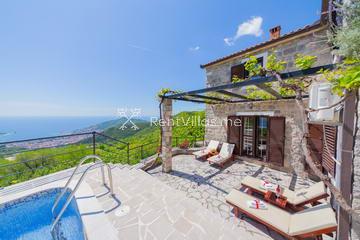 VILLA NERA