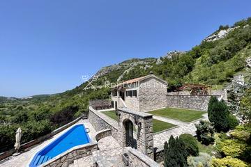 BLAKES VILLA